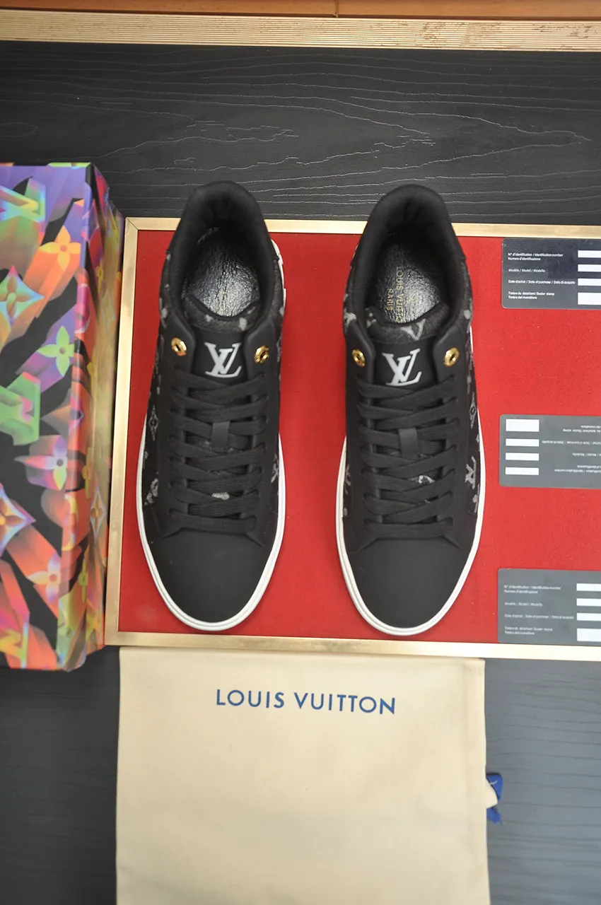Men's shoes 💰600💶[LOUIS VUITTON] Original order price (mesh lining) new model 🍀LV Louis Vuitton * - top version of LV classic trendy shoes! Made of imported original cowhide, water-dyed cowhide lining, and original wear-resistant rubber outsole! High quality products! Code number 38-45 (45 is custom-made and cannot be returned or exchanged)